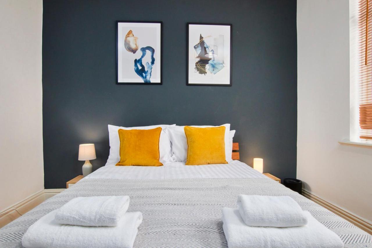 גטשהד Stylish 2 Bedroom Flat - Close To Newcastle City Centre מראה חיצוני תמונה