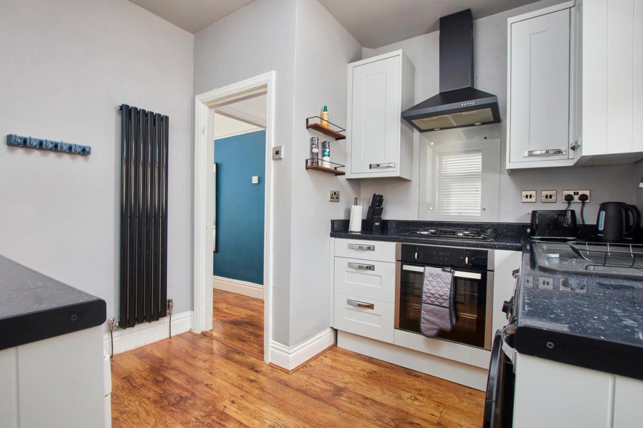 גטשהד Stylish 2 Bedroom Flat - Close To Newcastle City Centre מראה חיצוני תמונה